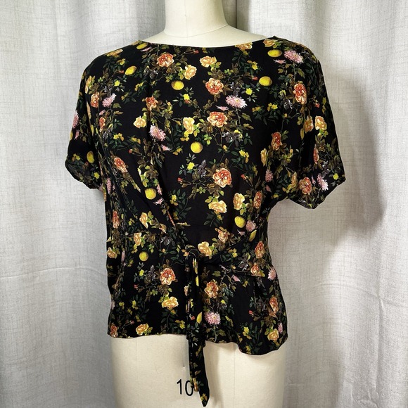 Blouse‎ Size Small Banana Republic Tie Front Floral Rayon Black Dark Cottagecore - Picture 2 of 11